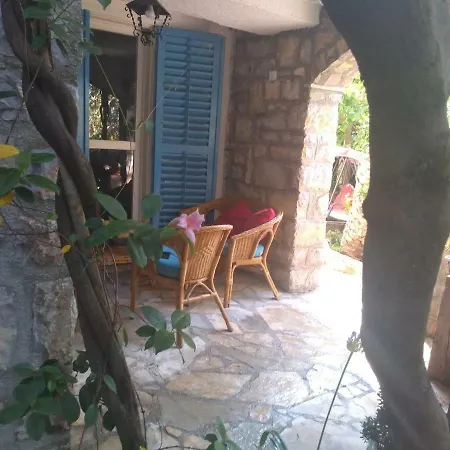 Sea-side Old Stone With A Private Garden Villa *